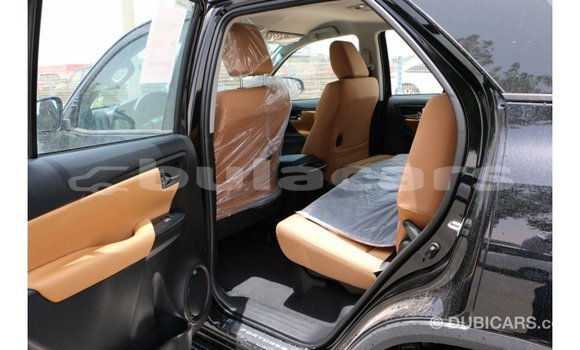 Acheter Import Voiture Toyota Fortuner Noir à Import - Dubai, Central Acheter Import Voiture Toyota Fortuner Noir à Import - Dubai, Central
