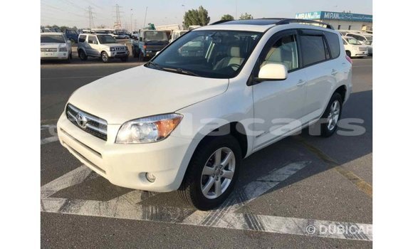 Buy Import Toyota 4Runner White Car in Import - Dubai in Central Buy Import Toyota 4Runner White Car in Import - Dubai in Central