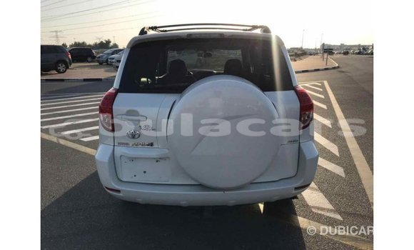 Buy Import Toyota 4Runner White Car in Import - Dubai in Central Buy Import Toyota 4Runner White Car in Import - Dubai in Central