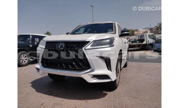 Acheter Import Voiture Lexus LX Blanc à Import - Dubai, Central Acheter Import Voiture Lexus LX Blanc à Import - Dubai, Central