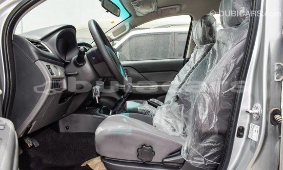 Acheter Import Voiture Mitsubishi L200 Gris à Import - Dubai, Central Acheter Import Voiture Mitsubishi L200 Gris à Import - Dubai, Central