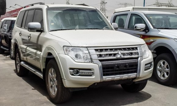 Buy Import Mitsubishi Pajero White Car in Import - Dubai in Central Buy Import Mitsubishi Pajero White Car in Import - Dubai in Central