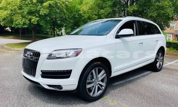 Buy Used Audi Q7 White Car in Suva in Central