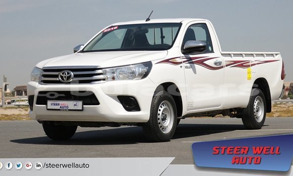 Acheter Import Voiture Toyota Hilux Blanc à Import - Dubai, Central Acheter Import Voiture Toyota Hilux Blanc à Import - Dubai, Central