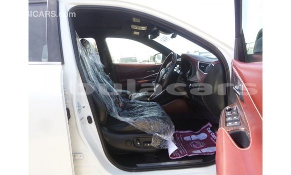 Buy Import Toyota Harrier White Car in Import - Dubai in Central Buy Import Toyota Harrier White Car in Import - Dubai in Central