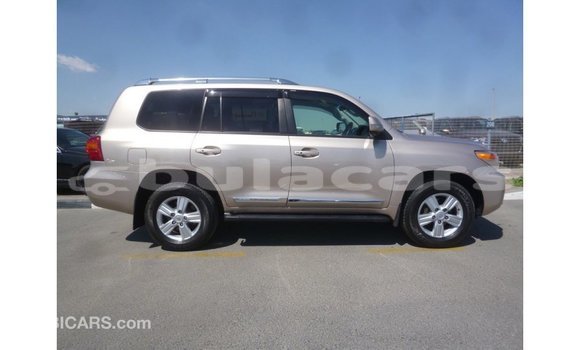 Buy Import Toyota Land Cruiser Other Car in Import - Dubai in Central Buy Import Toyota Land Cruiser Other Car in Import - Dubai in Central