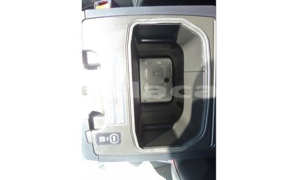 Acheter Import Voiture Toyota Land Cruiser Gris à Import - Dubai, Central Acheter Import Voiture Toyota Land Cruiser Gris à Import - Dubai, Central