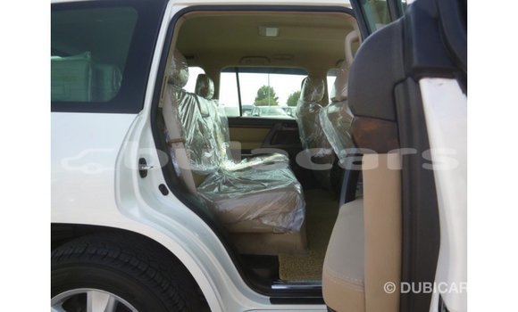 Buy Import Toyota Land Cruiser White Car in Import - Dubai in Central Buy Import Toyota Land Cruiser White Car in Import - Dubai in Central
