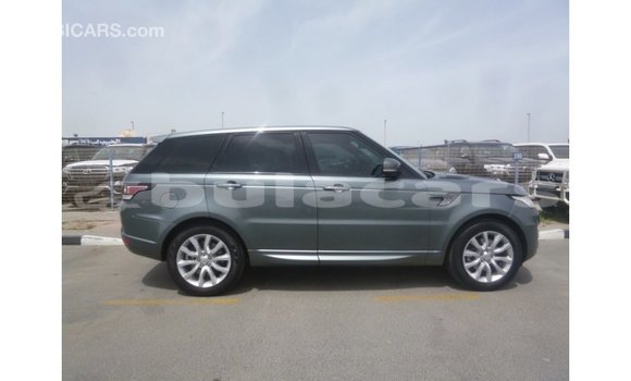 Buy Import Land Rover Range Rover Green Car in Import - Dubai in Central Buy Import Land Rover Range Rover Green Car in Import - Dubai in Central