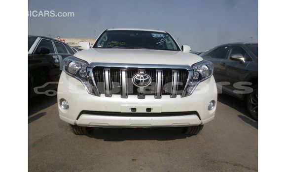 Acheter Import Voiture Toyota Prado Blanc à Import - Dubai, Central Acheter Import Voiture Toyota Prado Blanc à Import - Dubai, Central