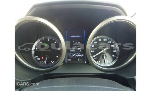 Acheter Import Voiture Toyota Prado Blanc à Import - Dubai, Central Acheter Import Voiture Toyota Prado Blanc à Import - Dubai, Central