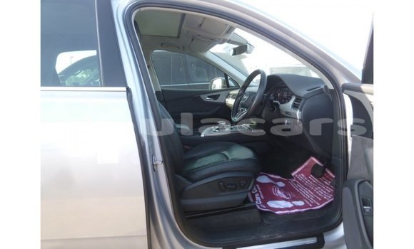 Acheter Import Voiture Audi Q7 Gris à Import - Dubai, Central Acheter Import Voiture Audi Q7 Gris à Import - Dubai, Central