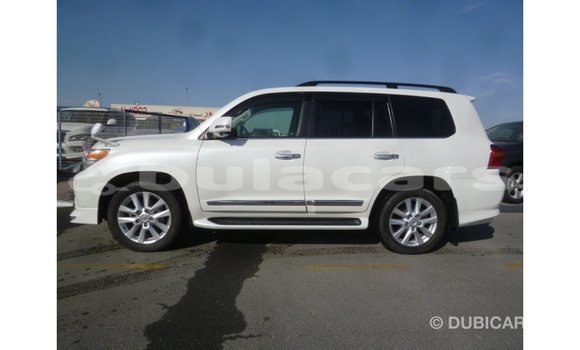 Buy Import Toyota Land Cruiser White Car in Import - Dubai in Central Buy Import Toyota Land Cruiser White Car in Import - Dubai in Central