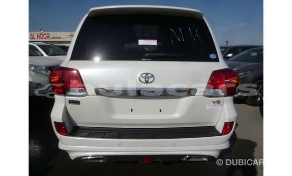 Buy Import Toyota Land Cruiser White Car in Import - Dubai in Central Buy Import Toyota Land Cruiser White Car in Import - Dubai in Central