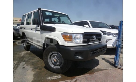 Buy Import Toyota Land Cruiser White Car in Import - Dubai in Central Buy Import Toyota Land Cruiser White Car in Import - Dubai in Central