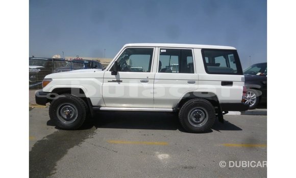 Buy Import Toyota Land Cruiser White Car in Import - Dubai in Central Buy Import Toyota Land Cruiser White Car in Import - Dubai in Central