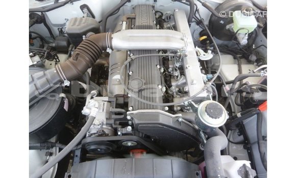 Buy Import Toyota Land Cruiser White Car in Import - Dubai in Central Buy Import Toyota Land Cruiser White Car in Import - Dubai in Central