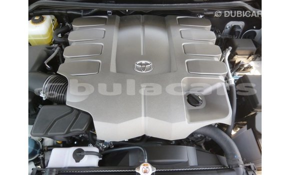 Buy Import Toyota Land Cruiser White Car in Import - Dubai in Central Buy Import Toyota Land Cruiser White Car in Import - Dubai in Central