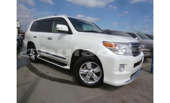 Buy Import Toyota Land Cruiser White Car in Import - Dubai in Central Buy Import Toyota Land Cruiser White Car in Import - Dubai in Central