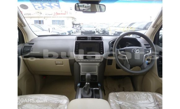 Acheter Import Voiture Toyota Prado Blanc à Import - Dubai, Central Acheter Import Voiture Toyota Prado Blanc à Import - Dubai, Central