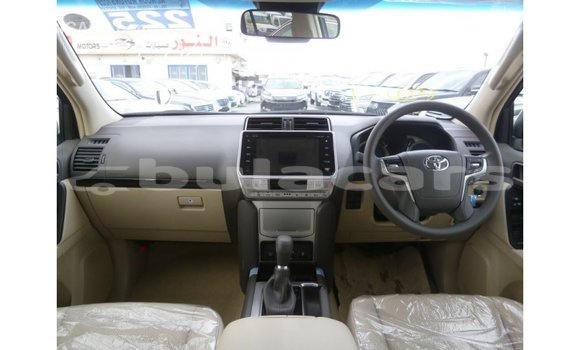 Acheter Import Voiture Toyota Prado Blanc à Import - Dubai, Central Acheter Import Voiture Toyota Prado Blanc à Import - Dubai, Central