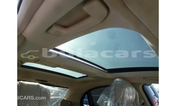 Acheter Import Voiture Mercedes-Benz 190 Blanc à Import - Dubai, Central Acheter Import Voiture Mercedes-Benz 190 Blanc à Import - Dubai, Central