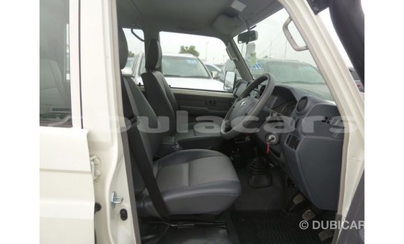 Buy Import Toyota Land Cruiser White Car in Import - Dubai in Central Buy Import Toyota Land Cruiser White Car in Import - Dubai in Central