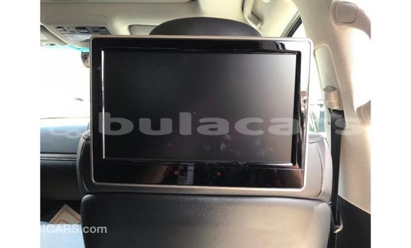 Buy Import Toyota Land Cruiser White Car in Import - Dubai in Central Buy Import Toyota Land Cruiser White Car in Import - Dubai in Central