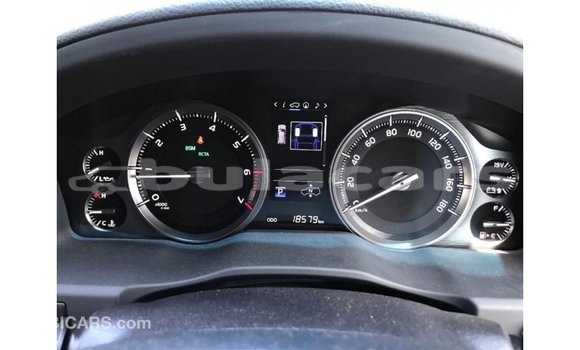 Buy Import Toyota Land Cruiser White Car in Import - Dubai in Central Buy Import Toyota Land Cruiser White Car in Import - Dubai in Central