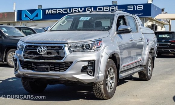 Acheter Import Voiture Toyota Hilux Gris à Import - Dubai, Central Acheter Import Voiture Toyota Hilux Gris à Import - Dubai, Central
