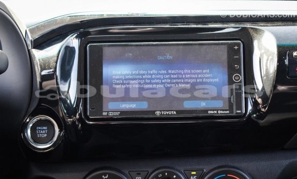 Acheter Import Voiture Toyota Hilux Gris à Import - Dubai, Central Acheter Import Voiture Toyota Hilux Gris à Import - Dubai, Central