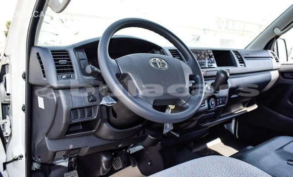 Buy Import Toyota Hiace White Car in Import - Dubai in Central Buy Import Toyota Hiace White Car in Import - Dubai in Central