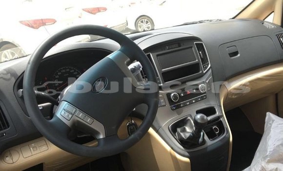 Buy Import Hyundai Accent White Car in Import - Dubai in Central Buy Import Hyundai Accent White Car in Import - Dubai in Central