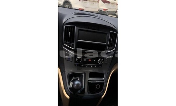 Buy Import Hyundai Accent White Car in Import - Dubai in Central Buy Import Hyundai Accent White Car in Import - Dubai in Central