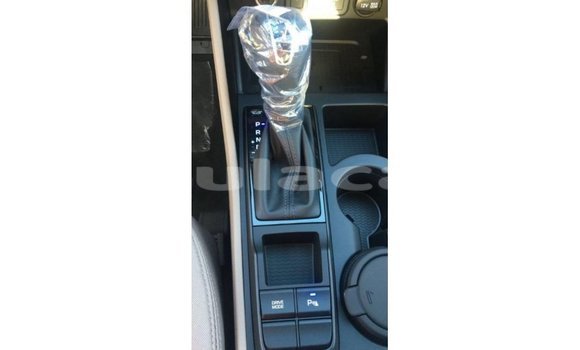 Buy Import Hyundai Tucson White Car in Import - Dubai in Central Buy Import Hyundai Tucson White Car in Import - Dubai in Central