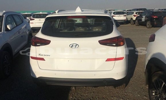 Buy Import Hyundai Tucson White Car in Import - Dubai in Central Buy Import Hyundai Tucson White Car in Import - Dubai in Central