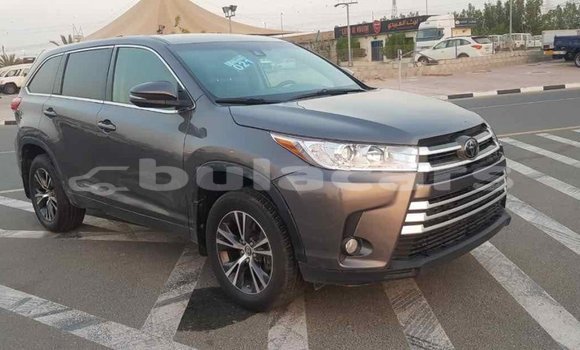 Buy Import Toyota Highlander Grey Car in Import - Dubai in Central Buy Import Toyota Highlander Grey Car in Import - Dubai in Central