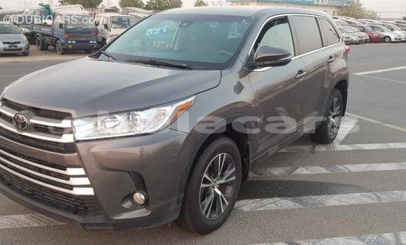 Buy Import Toyota Highlander Grey Car in Import - Dubai in Central Buy Import Toyota Highlander Grey Car in Import - Dubai in Central