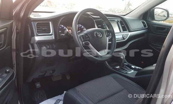 Buy Import Toyota Highlander Grey Car in Import - Dubai in Central Buy Import Toyota Highlander Grey Car in Import - Dubai in Central