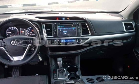 Buy Import Toyota Highlander Grey Car in Import - Dubai in Central Buy Import Toyota Highlander Grey Car in Import - Dubai in Central