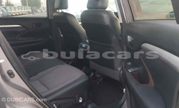 Buy Import Toyota Highlander Grey Car in Import - Dubai in Central Buy Import Toyota Highlander Grey Car in Import - Dubai in Central