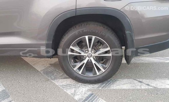 Buy Import Toyota Highlander Grey Car in Import - Dubai in Central Buy Import Toyota Highlander Grey Car in Import - Dubai in Central