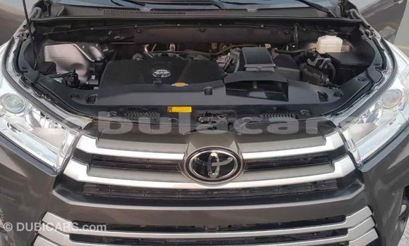 Buy Import Toyota Highlander Grey Car in Import - Dubai in Central Buy Import Toyota Highlander Grey Car in Import - Dubai in Central