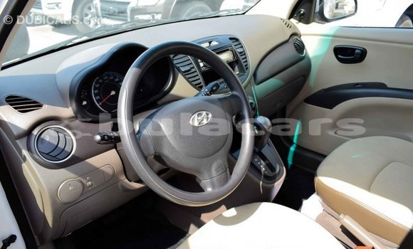 Buy Import Hyundai i10 White Car in Import - Dubai in Central Buy Import Hyundai i10 White Car in Import - Dubai in Central