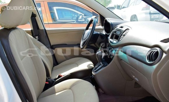 Buy Import Hyundai i10 White Car in Import - Dubai in Central Buy Import Hyundai i10 White Car in Import - Dubai in Central