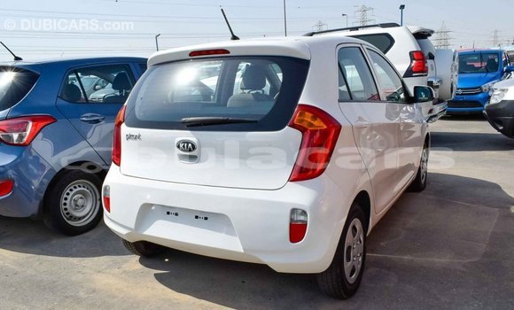 Acheter Import Voiture Kia Picanto Blanc à Import - Dubai, Central Acheter Import Voiture Kia Picanto Blanc à Import - Dubai, Central