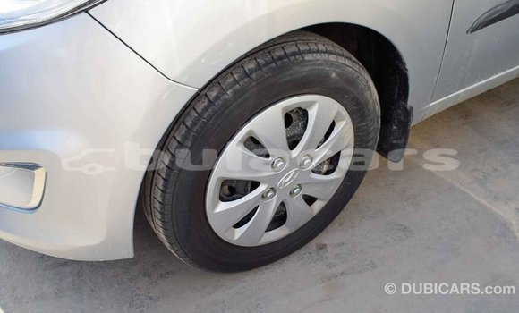 Acheter Import Voiture Hyundai i10 Gris à Import - Dubai, Central Acheter Import Voiture Hyundai i10 Gris à Import - Dubai, Central