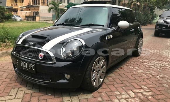 Acheter Occasion Voiture MINI Cooper Noir à Ba, Western Acheter Occasion Voiture MINI Cooper Noir à Ba, Western