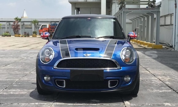 Acheter Occasion Voiture MINI Cooper Bleu à Import - Dubai, Central Acheter Occasion Voiture MINI Cooper Bleu à Import - Dubai, Central