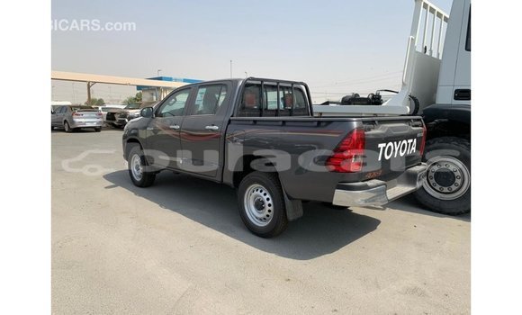 Acheter Import Voiture Toyota Hilux Gris à Import - Dubai, Central Acheter Import Voiture Toyota Hilux Gris à Import - Dubai, Central